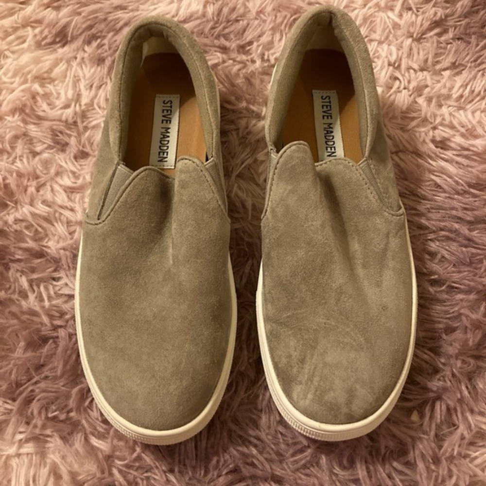 Steve Madden Gills Grey Suede, Size 6.5